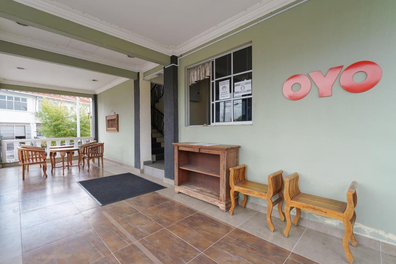 Oyo 90451 Bangi Moya Guesthouse Dış mekan fotoğraf