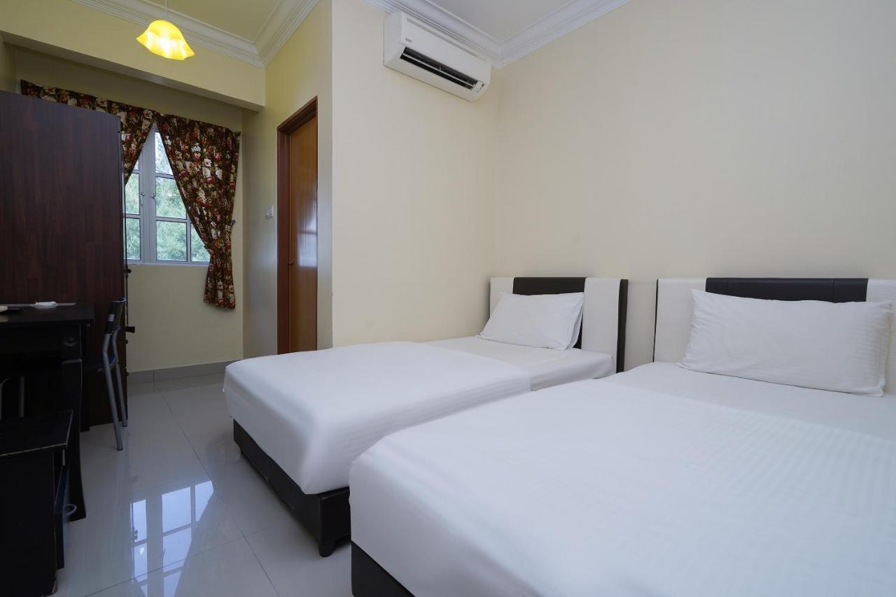 Oyo 90451 Bangi Moya Guesthouse Dış mekan fotoğraf