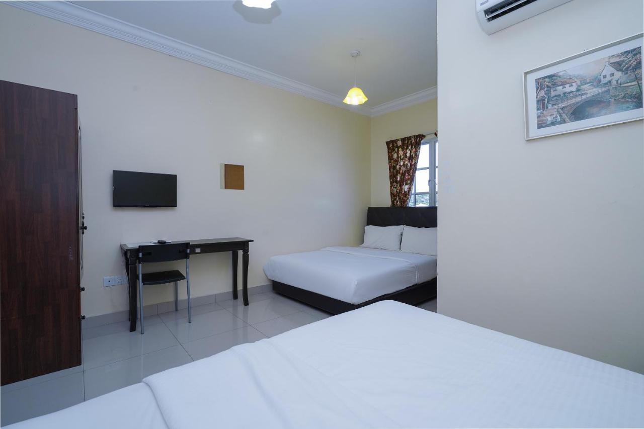 Oyo 90451 Bangi Moya Guesthouse Dış mekan fotoğraf